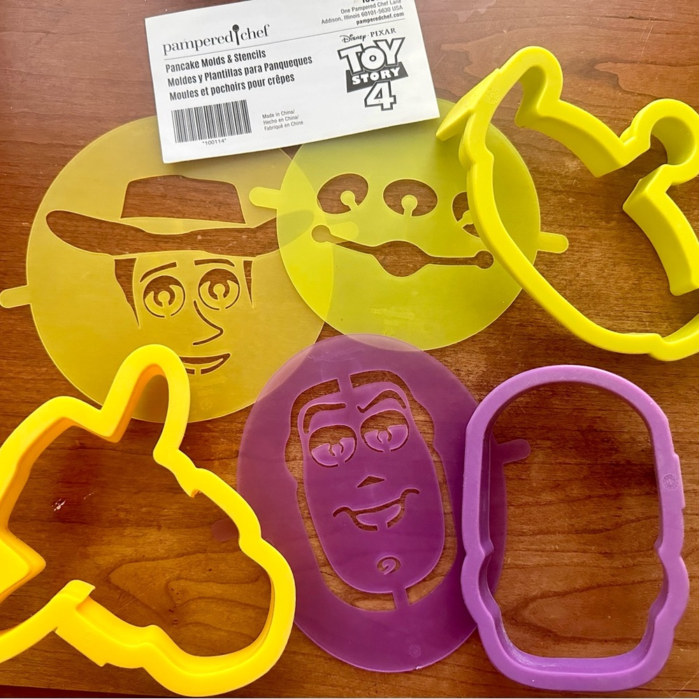 PAMPERED CHEF Disney Pixar Toy Story 4 Pancake Mold Stencil Set Woody Buzz Alien